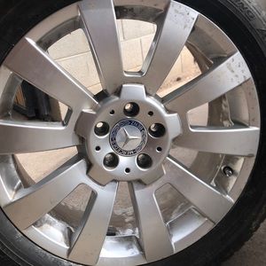 Mercedes Benz tire and rim